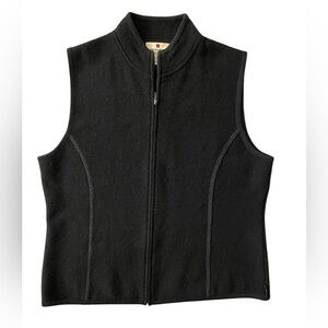 Woolrich zip-up vest. Side L. Black.